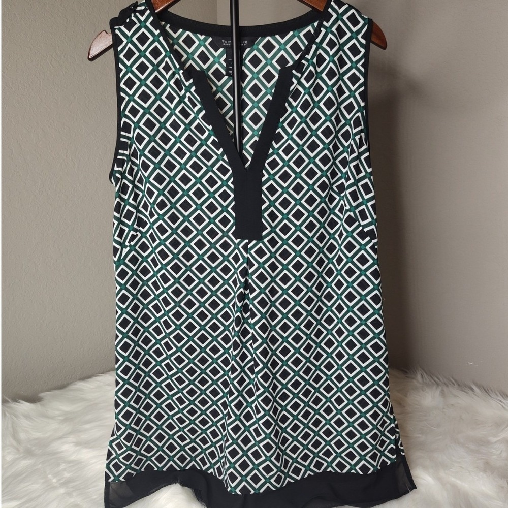 White House Black Market Blouse Womens XS Green Geometric V-Neck Sleeveless Top